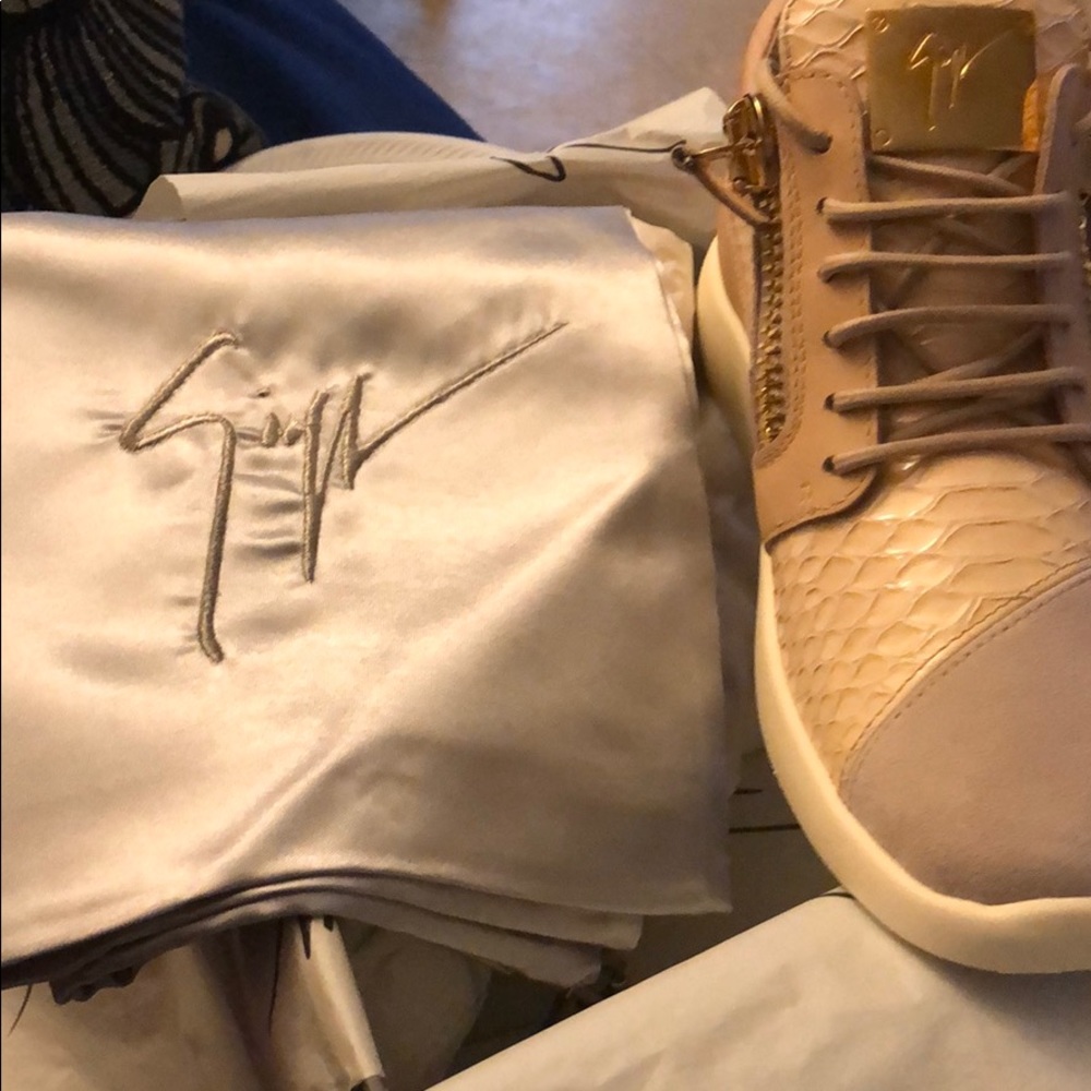 Guiseppe Zanotti